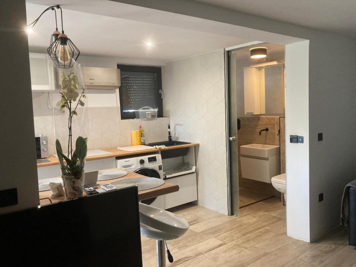 Trinity Apartment บาลาโตนัลมาดี ภายนอก รูปภาพ